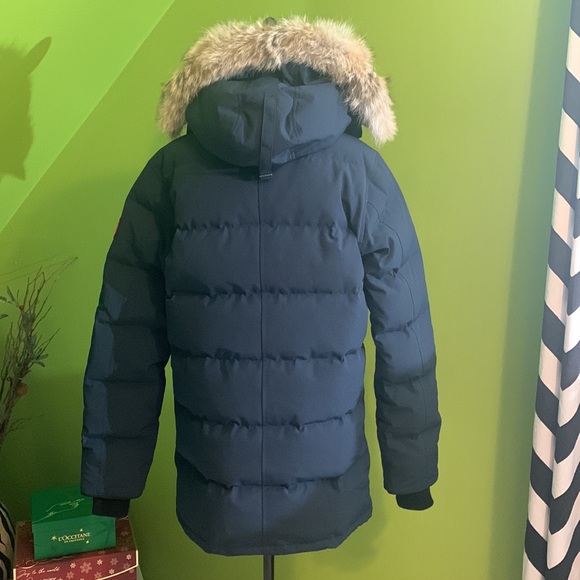 Canada Goose Carson Down Parka with Fur-Trim Hood - Picture 5 of 16